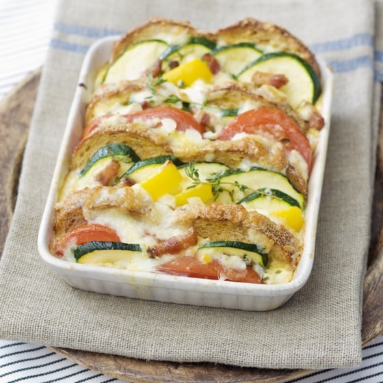 Franse groenten- en broodgratin