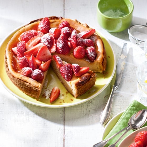 Chocolade-käsekuchen met aardbeien