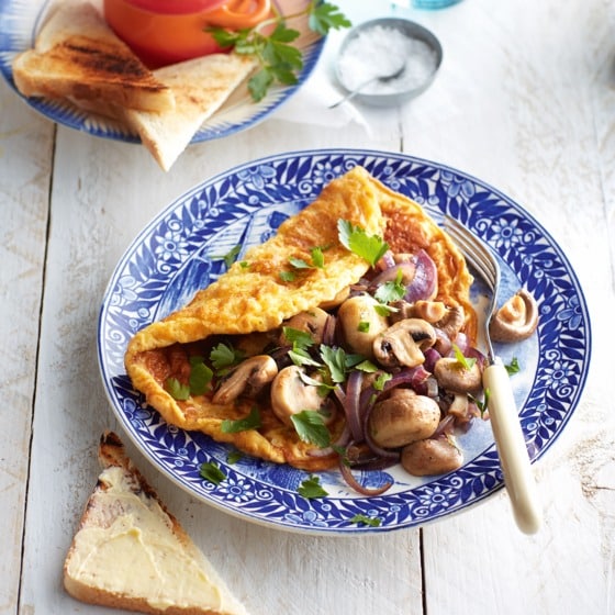 Gevulde omelet met knoflookchampignons-image