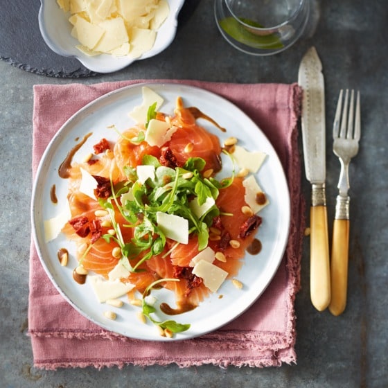 Zalmcarpaccio met Italian flakes
