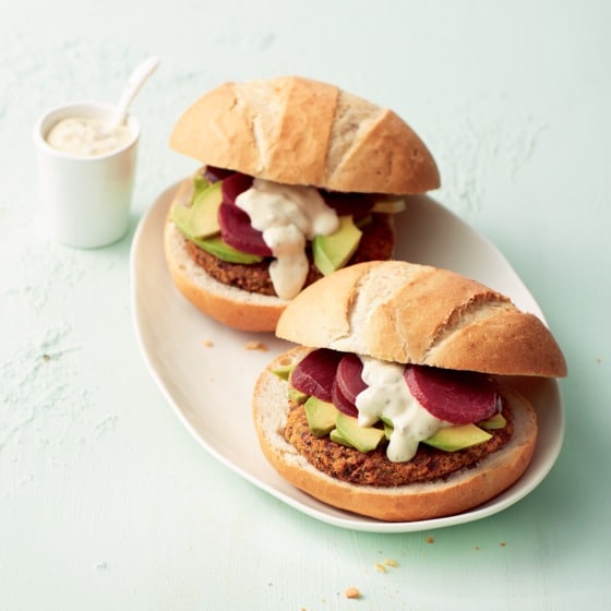 Linzenburger met biet en avocado