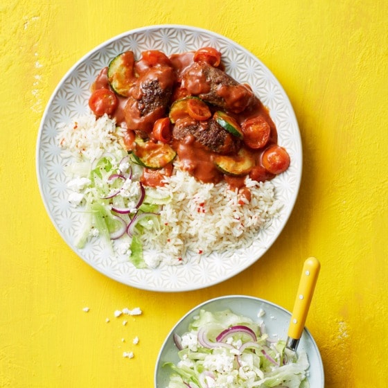 Griekse koftasalade met cherrytomaatjes, feta en rijst