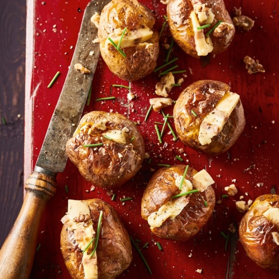 Geroosterde aardappelen met walnoten en bieslook