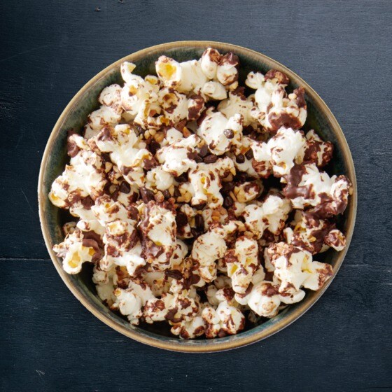 Popcorn met nootjes en chocostukjes Jumbo
