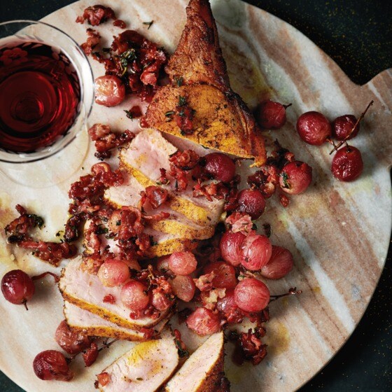 Côte du porc met druiven en pancetta-krokant