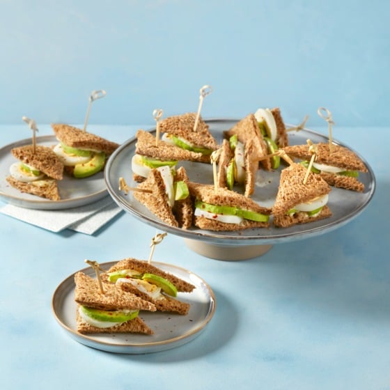 High tea sandwiches avocado-ei