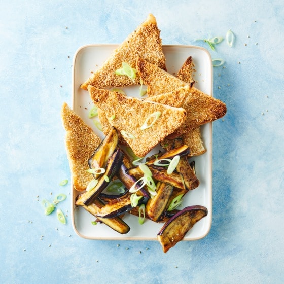 Aziatische garnalentoast met aubergine