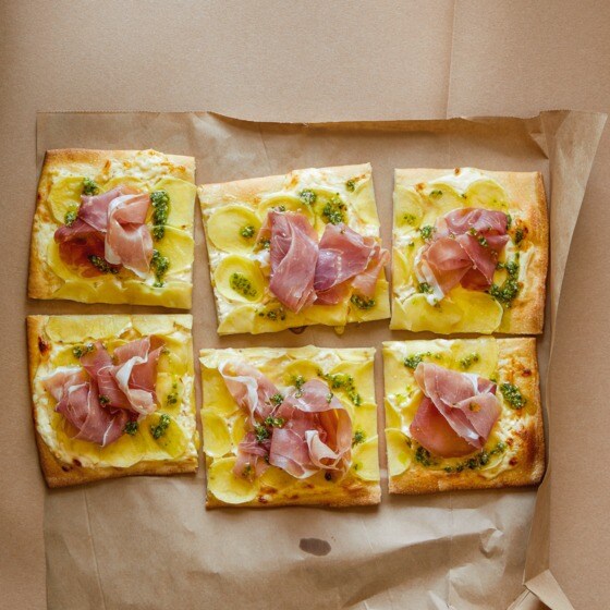 Plaatpizza met aardappel